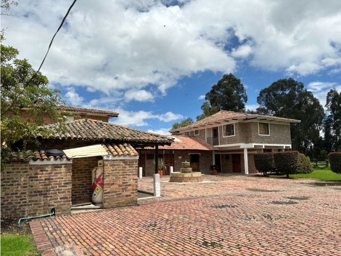 Finca en venta en Pinos Polo Club, Mosquera, 540 m² · foto 6 de 23