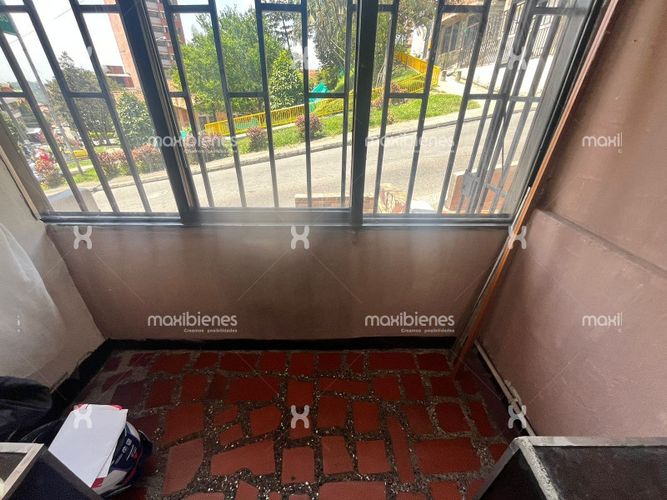 Casa de 3 alcobas en venta en El Diamante, Medellín, 72 m² · foto 2 de 12