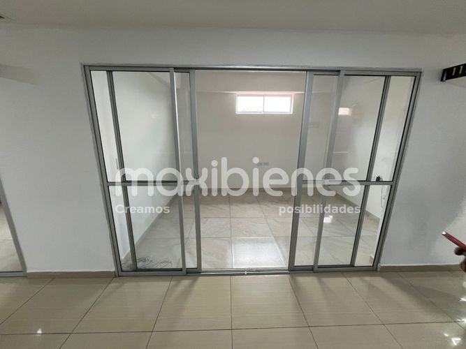 Local en arriendo en Cabecera Urbana San Cristobal, Medellín, 10 m² · foto 2 de 6