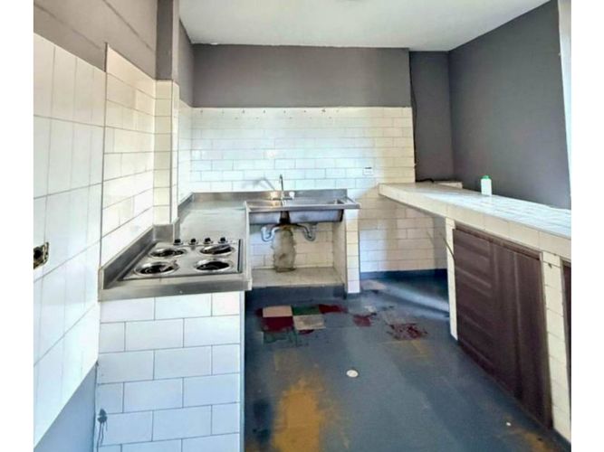 Bodega en arriendo en El Poblado, Medellín, 530 m² · foto 2 de 7