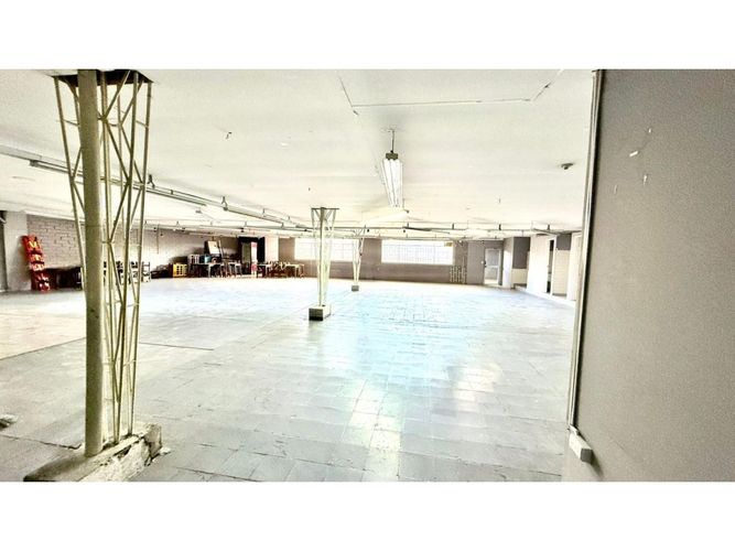 Bodega en arriendo en El Poblado, Medellín, 530 m² · foto 5 de 7