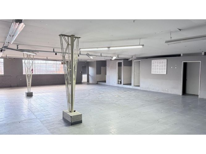Bodega en arriendo en El Poblado, Medellín, 530 m² · foto 6 de 7