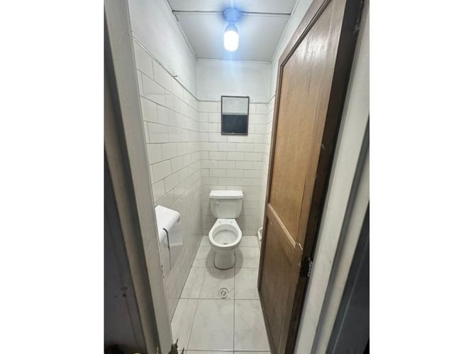 Bodega en arriendo en El Poblado, Medellín, 165 m² · foto 2 de 4