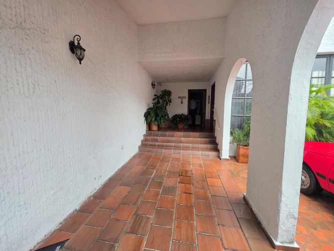 Casa de 6 alcobas en venta en Cabecera Del Llano, Bucaramanga, 439 m² · foto 15 de 24