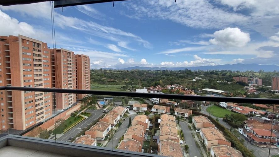 Apartamento de 3 alcobas en venta en Los Colegios, Rionegro, 95 m² · foto 2 de 15