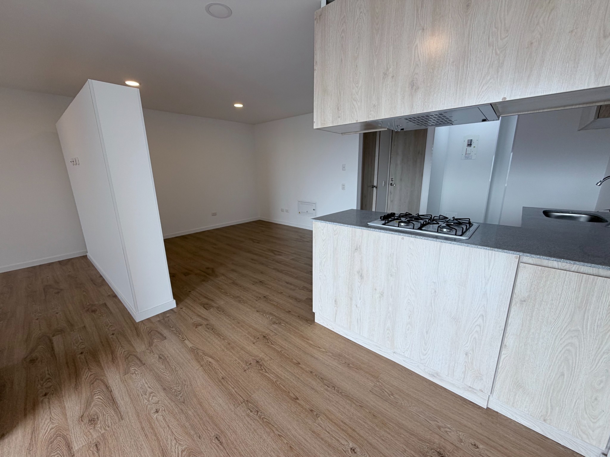 Apartamento en arriendo en Las Ferias, Bogotá · foto 12 de 24