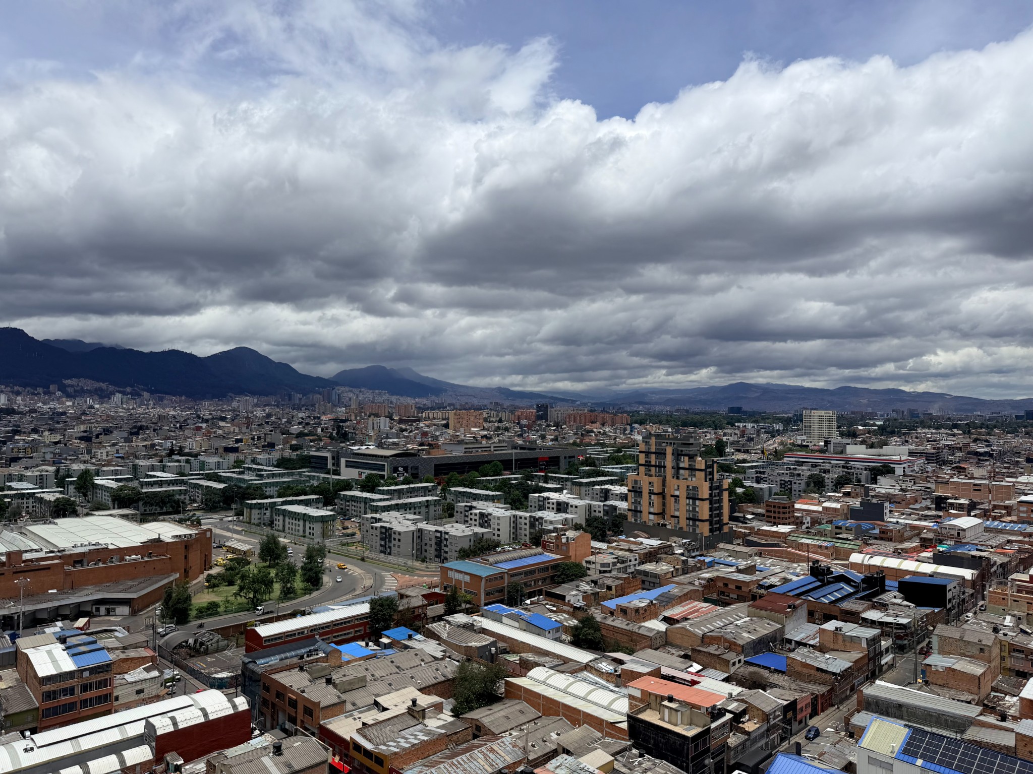 Apartamento en arriendo en Las Ferias, Bogotá · foto 23 de 24