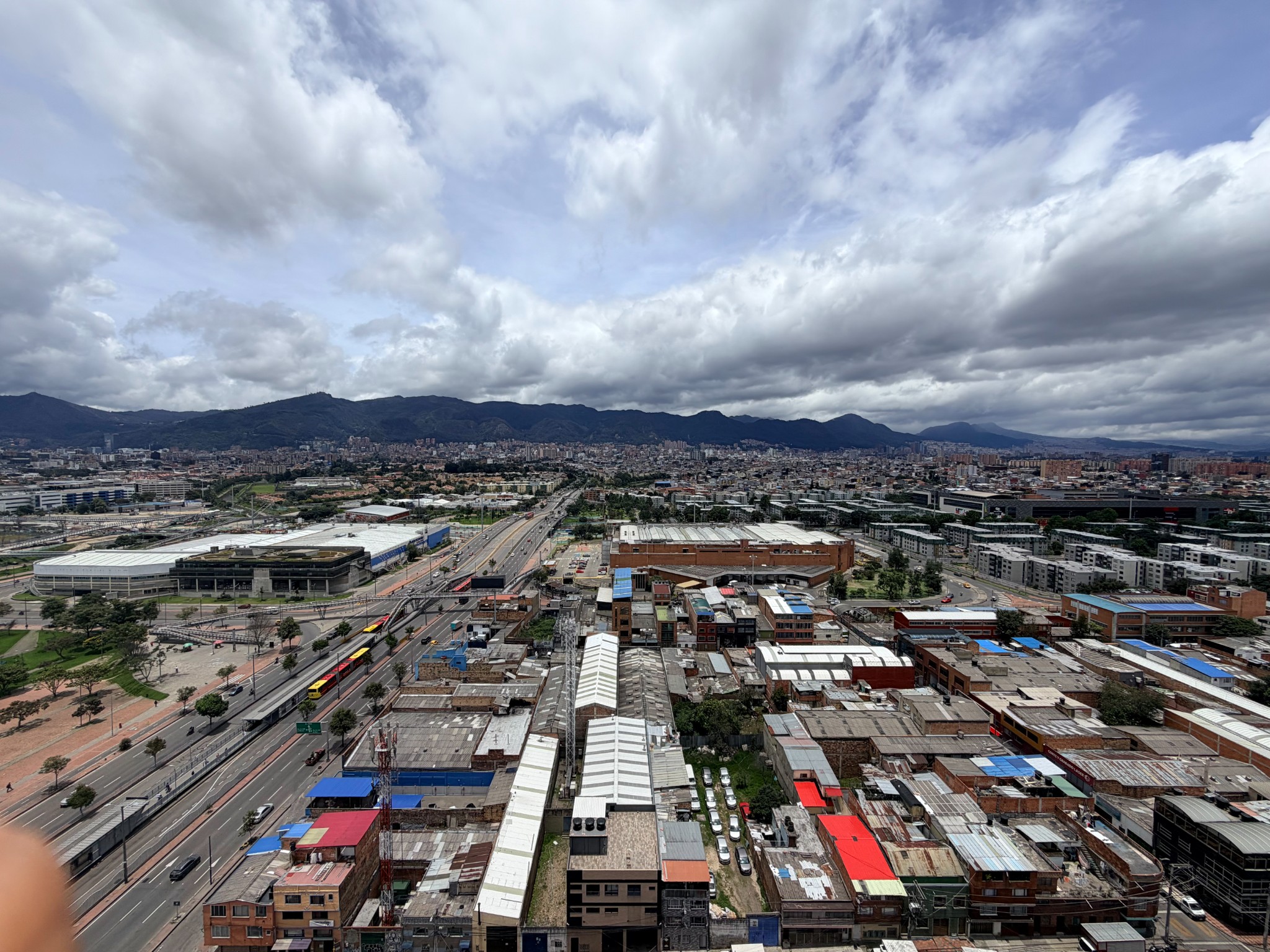 Apartamento en arriendo en Las Ferias, Bogotá · foto 24 de 24