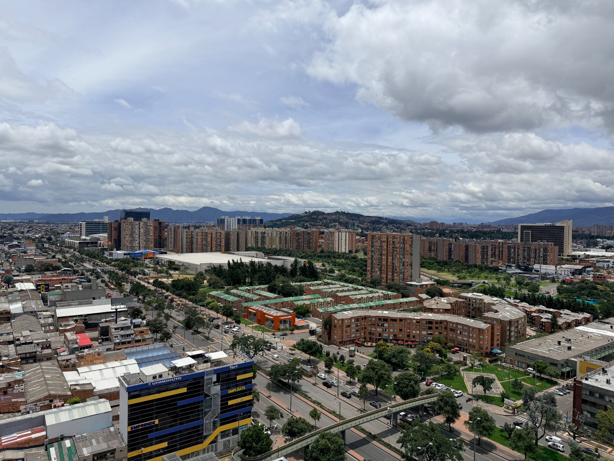 Apartamento en arriendo en Las Ferias, Bogotá · foto 21 de 24