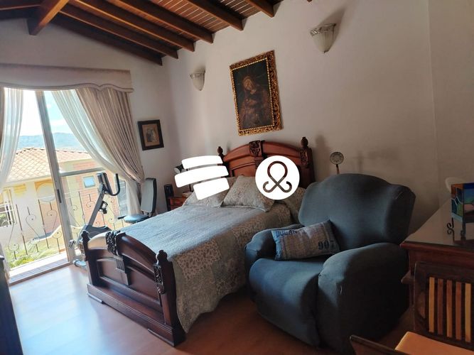 Casa de 4 alcobas en venta en Entreamigos, Sabaneta, 225 m² · foto 17 de 19