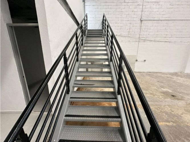 Bodega en arriendo en Caqueta, La Estrella, 405 m² · foto 7 de 7