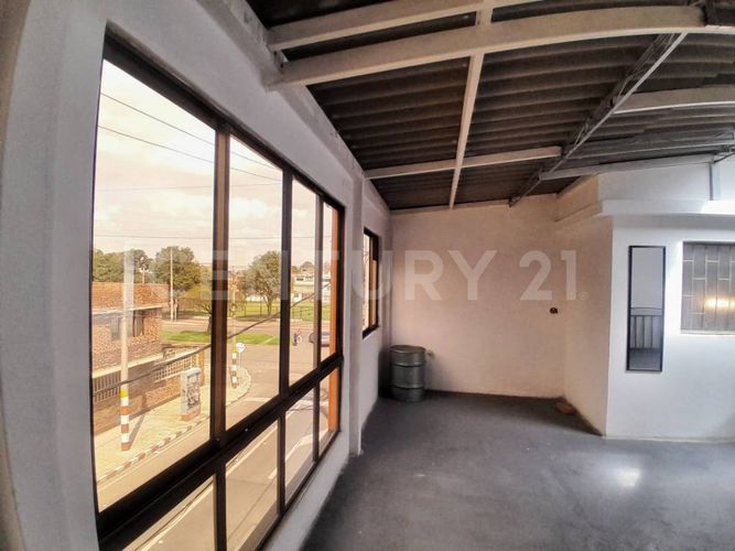 Casa de 3 alcobas en venta en Jorge Gaitan Cortes, Bogotá, 156 m² · foto 16 de 19