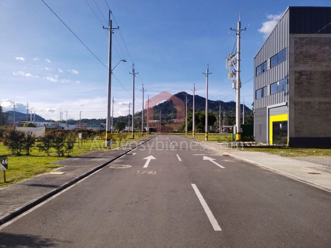 Lote en venta en Guamito, La Ceja, 254 m² · foto 11 de 12