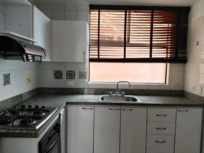 Apartamento de 3 alcobas en arriendo en El Poblado, Medellín, 95 m² · foto 4 de 18