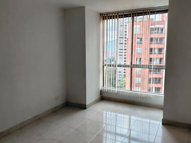 Apartamento de 3 alcobas en arriendo en El Poblado, Medellín, 95 m² · foto 2 de 18