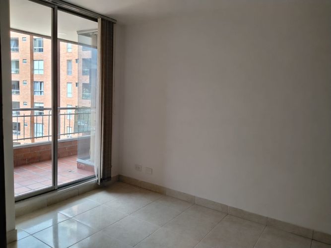 Apartamento de 3 alcobas en arriendo en El Poblado, Medellín, 95 m² · foto 3 de 18