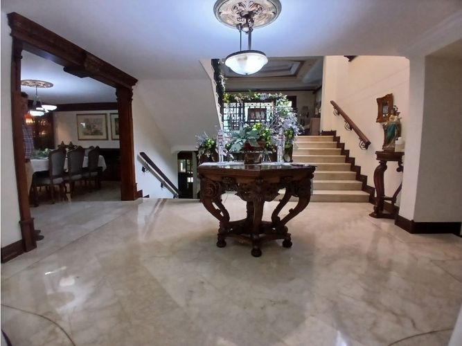 Casa de 6 alcobas en venta en El Campestre, Medellín, 646 m² · foto 2 de 20