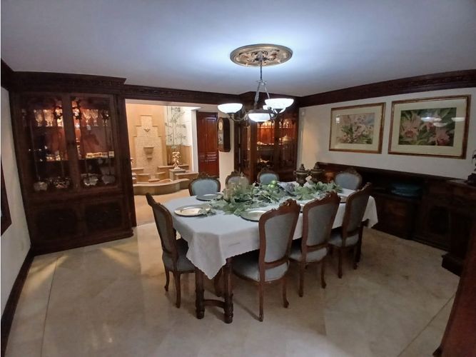 Casa de 6 alcobas en venta en El Campestre, Medellín, 646 m² · foto 3 de 20