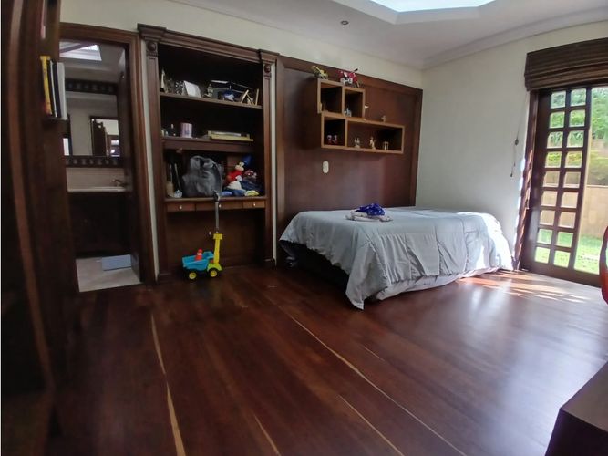 Casa de 6 alcobas en venta en El Campestre, Medellín, 646 m² · foto 11 de 20