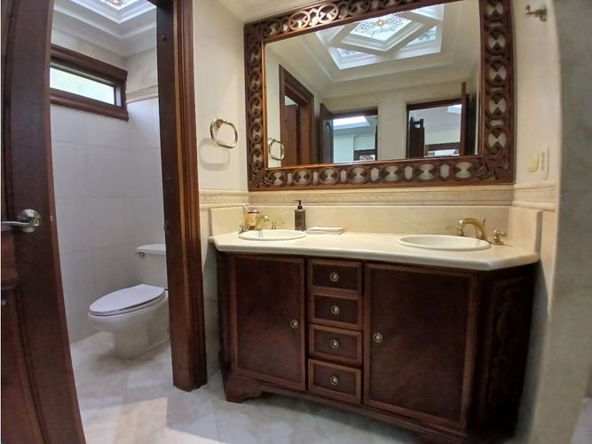Casa de 6 alcobas en arriendo en El Campestre, Medellín, 646 m² · foto 16 de 20