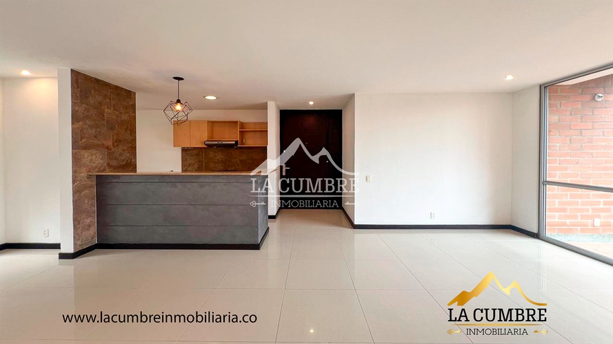 Apartamento de 2 alcobas en arriendo en Los Balsos, Medellín, 100 m² · foto 4 de 17