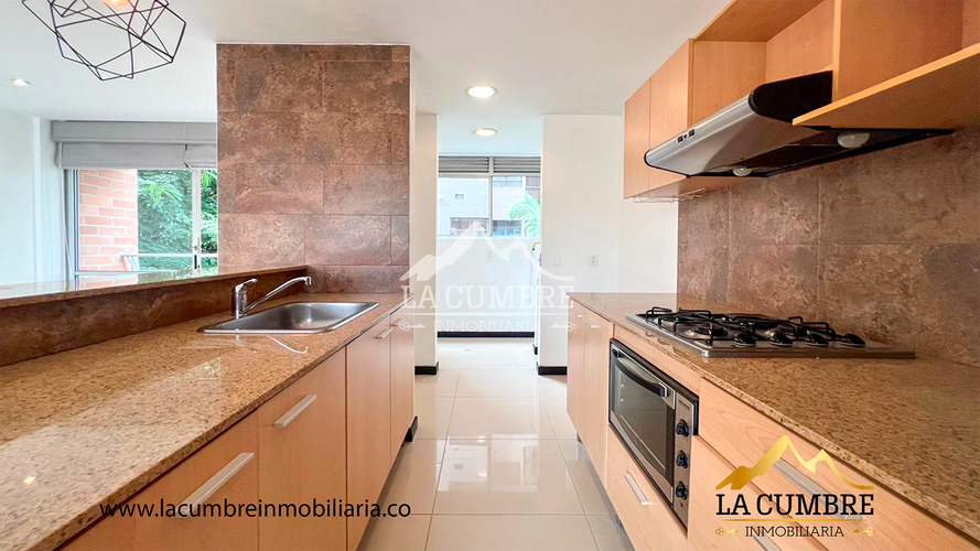 Apartamento de 2 alcobas en arriendo en Los Balsos, Medellín, 100 m² · foto 6 de 17