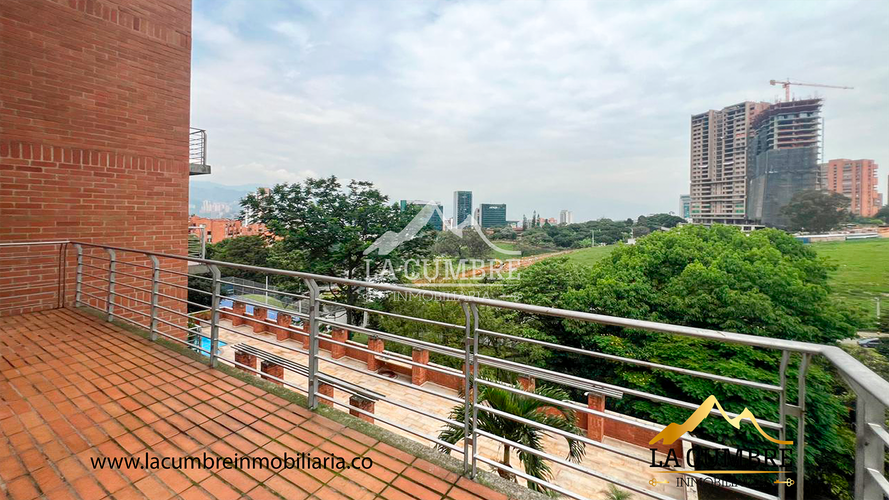 Apartamento de 2 alcobas en arriendo en Los Balsos, Medellín, 100 m² · foto 9 de 17