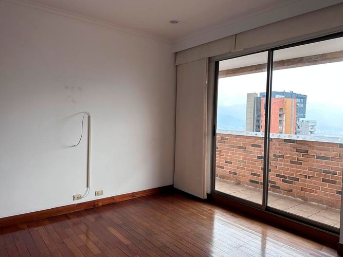Apartamento de 3 alcobas en venta en El Poblado, Medellín, 316 m² · foto 8 de 17