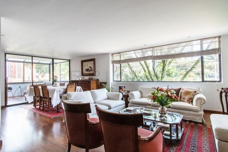 Apartamento de 1 alcoba en venta en Chico Norte, Bogotá, 230 m² · foto 2 de 16