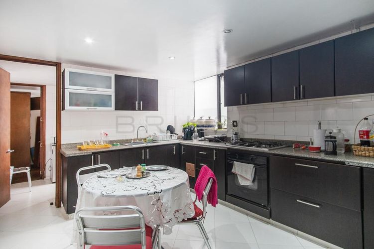 Apartamento de 1 alcoba en venta en Chico Norte, Bogotá, 230 m² · foto 8 de 16