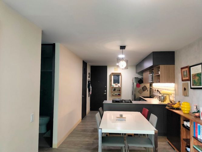 Apartamento de 2 alcobas en venta en El Poblado, Medellín, 72 m² · foto 6 de 15