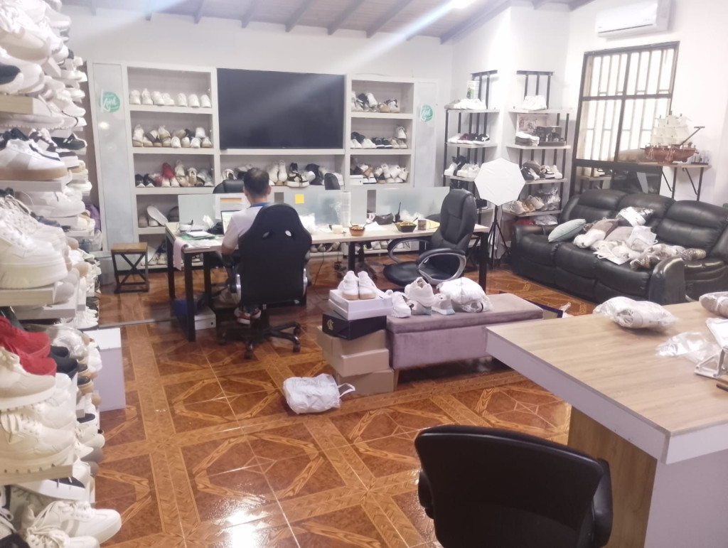 Warehouse for sale in Boston, Medellín 2