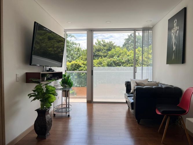 Apartamento de 2 alcobas en venta en El Poblado, Medellín, 60 m² · foto 2 de 14