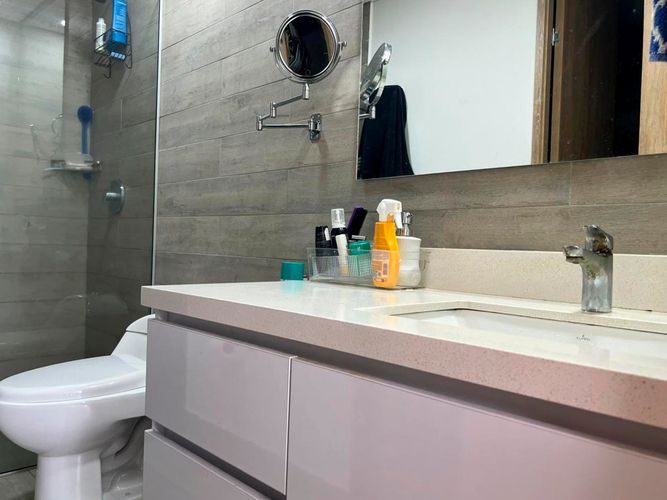 Apartamento de 2 alcobas en venta en El Poblado, Medellín, 60 m² · foto 13 de 14