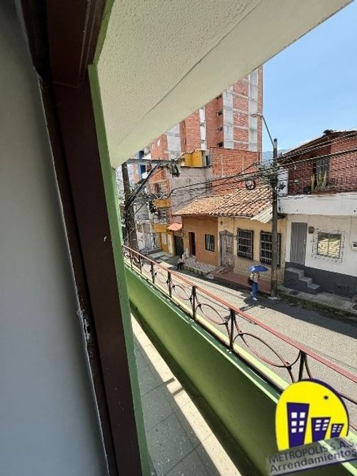 Casa de 2 alcobas en venta en Caicedo, Medellín, 55 m² · foto 2 de 12
