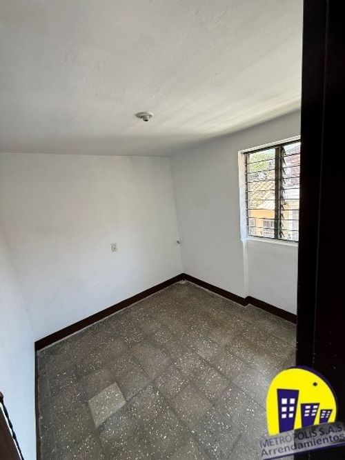 Casa de 2 alcobas en venta en Caicedo, Medellín, 55 m² · foto 4 de 12