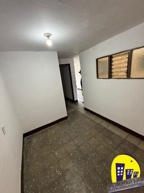 Casa de 2 alcobas en venta en Caicedo, Medellín, 55 m² · foto 9 de 12