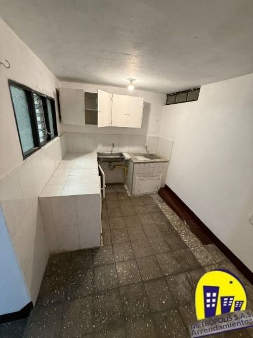 Casa de 2 alcobas en venta en Caicedo, Medellín, 55 m² · foto 11 de 12