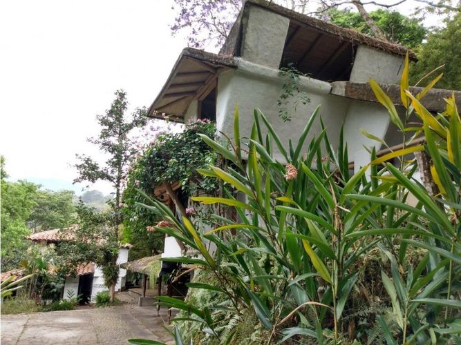 Casa de 6 alcobas en venta en La Buitrera, Cali, 281 m² · foto 18 de 24