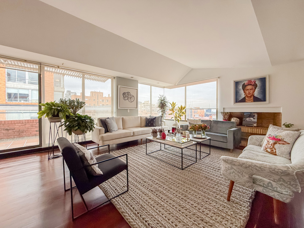 Apartamento en venta en Los Rosales, Bogotá · foto 3 de 21