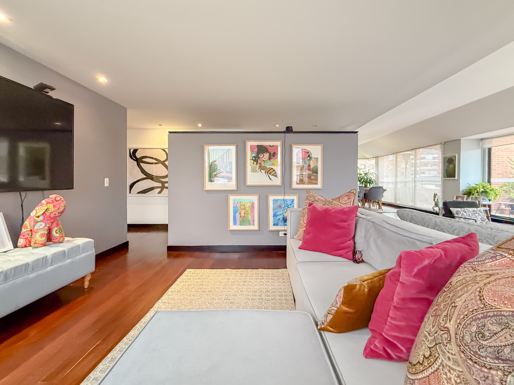 Apartamento en venta en Los Rosales, Bogotá · foto 4 de 21