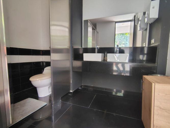 Oficina en arriendo en El Poblado, Medellín, 400 m² · foto 13 de 13