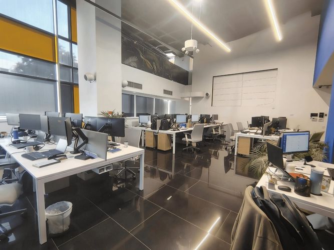 Oficina en arriendo en El Poblado, Medellín, 400 m² · foto 2 de 13