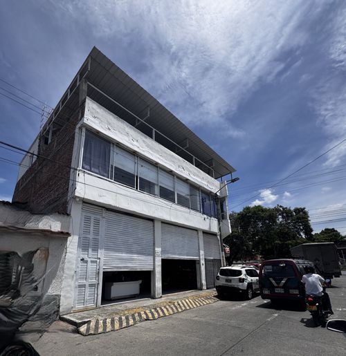 Casa de 8 alcobas en venta en Alfonso Lopez, Palmira, 520 m² · foto 2 de 24