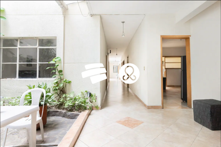 Casa de 7 alcobas en venta en Lorena, Medellín, 306 m² · foto 5 de 9