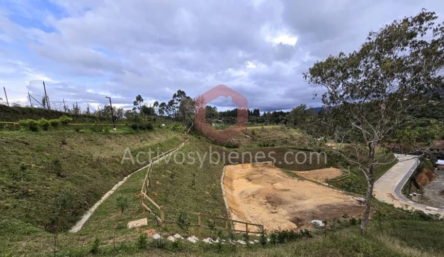 Lote en venta en Centro, Rionegro, 1600 m² · foto 4 de 12