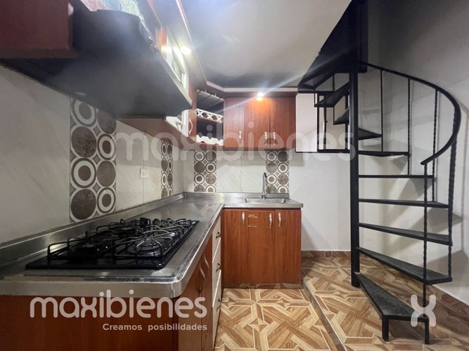 Casa de 4 alcobas en venta en San Isidro, Medellín, 110 m² · foto 2 de 12