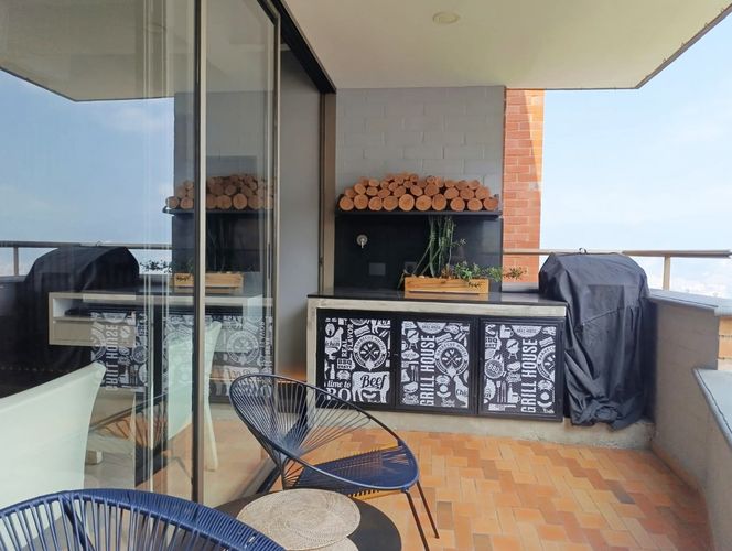 Apartamento de 2 alcobas en arriendo en El Poblado, Medellín, 127 m² · foto 16 de 19