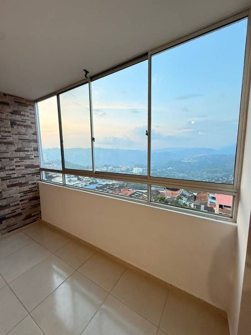 Apartamento de 3 alcobas en venta en Comuneros, Bucaramanga, 60 m² · foto 3 de 12