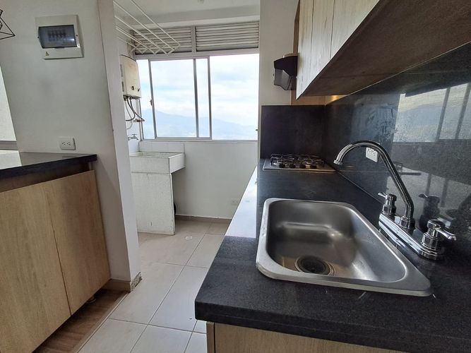 Apartamento de 3 alcobas en arriendo en Las Lomitas, Sabaneta, 70 m² · foto 2 de 15